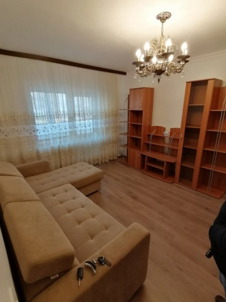 Apartament 3 camere Piata Sud