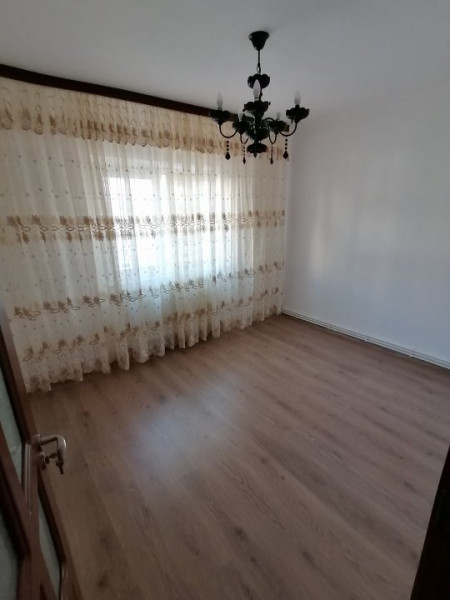 Apartament 3 camere Piata Sud