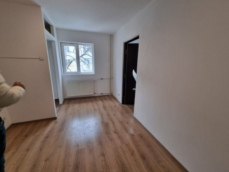  2 camere la super preț !!! Zona Cora!!!