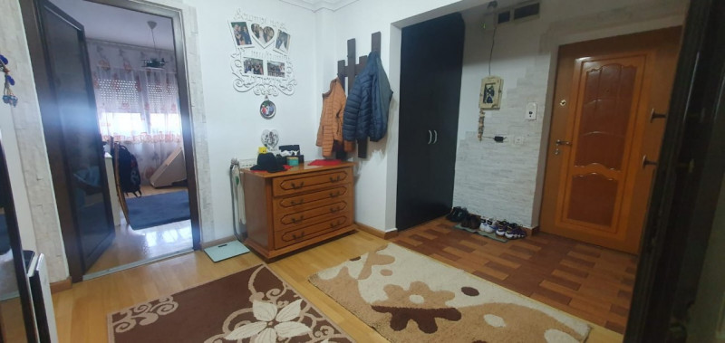 Apartament cu 3 camere zona Orizont