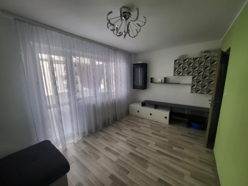 Apartament cu trei camere 