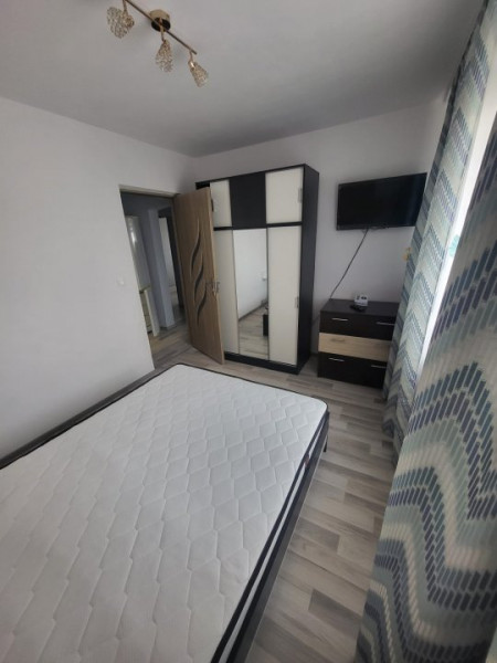 Apartament cu trei camere 