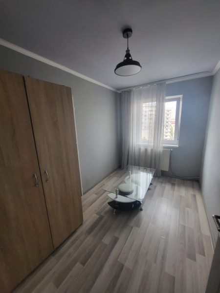 Apartament cu trei camere 