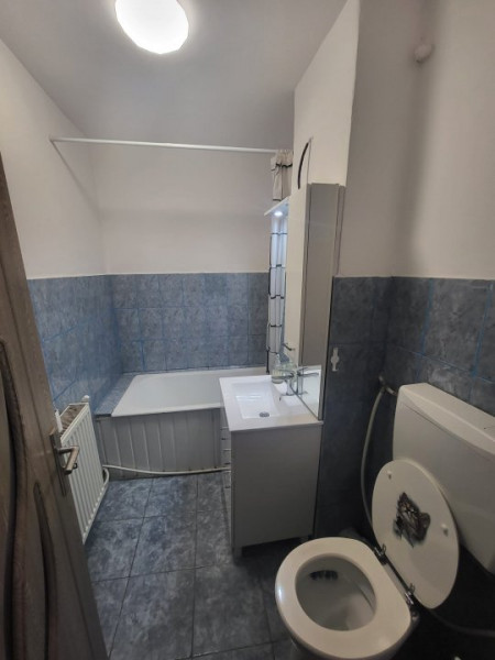 Apartament cu trei camere 