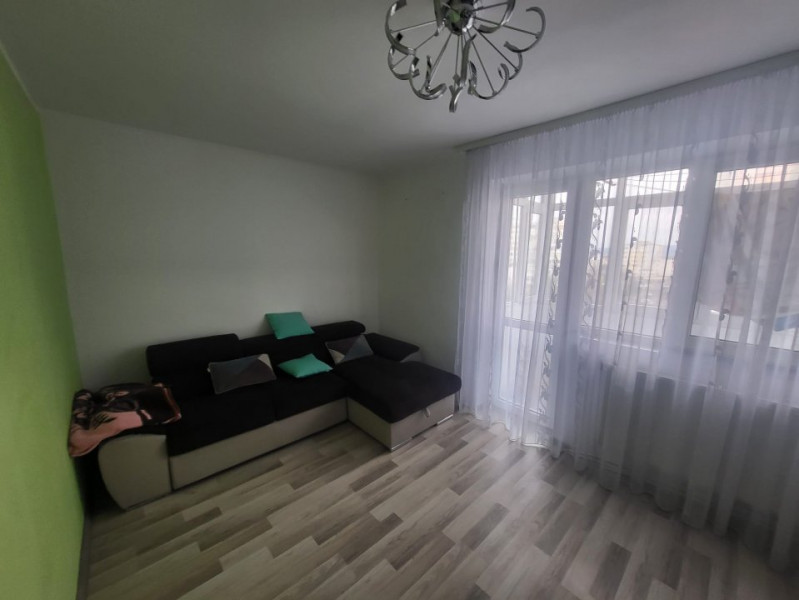 Apartament cu trei camere 