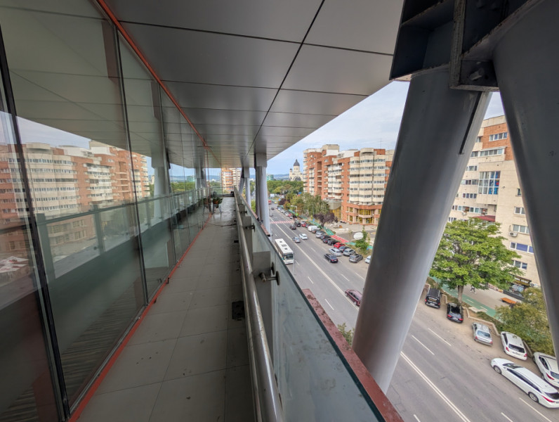 Spatiu 30AVENUE,  asigurări, consultanta , servicii 