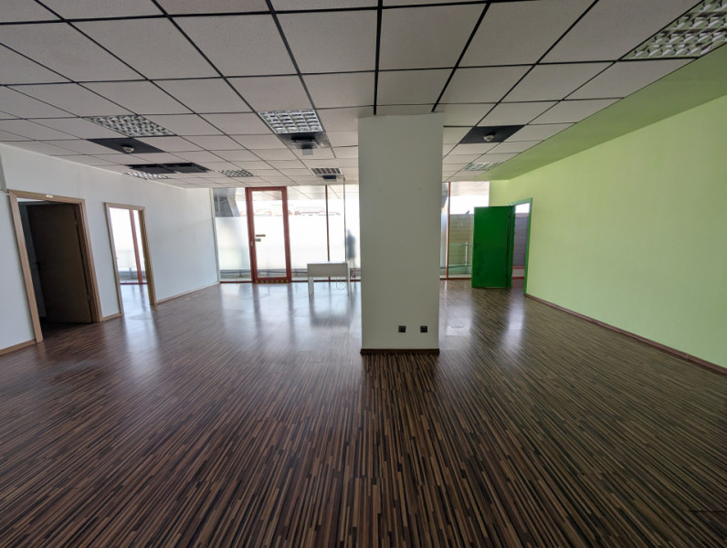 Spatiu 30AVENUE,  asigurări, consultanta , servicii 