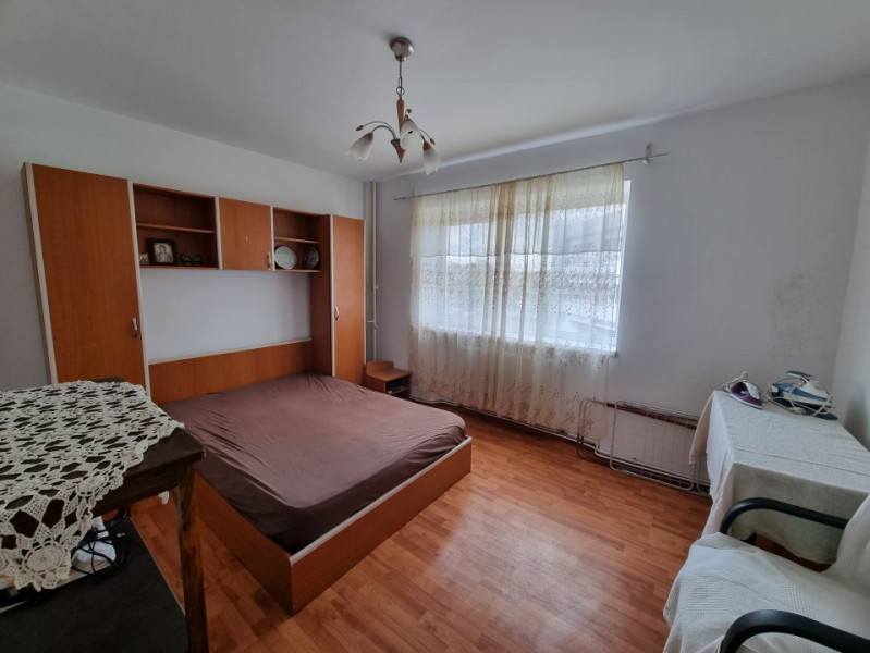 Apartament Mihai Viteazu , 2 camere etaj 2, mobilat