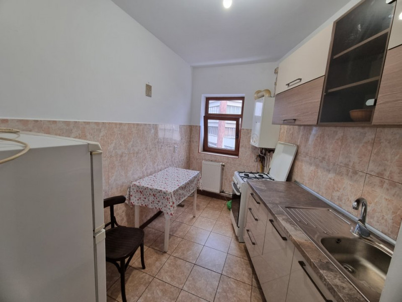 Apartament Mihai Viteazu , 2 camere etaj 2, mobilat