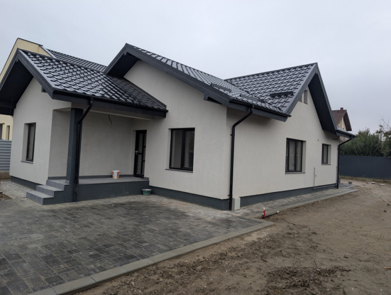 Casa premium! Hemeiusi 3 dormitoare,3 bai , terasa beci