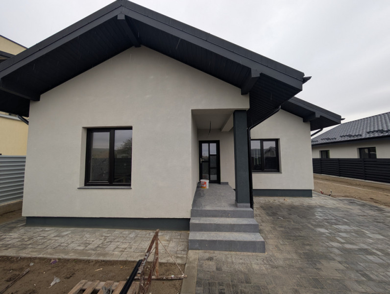 Casa premium! Hemeiusi 3 dormitoare,3 bai , terasa beci