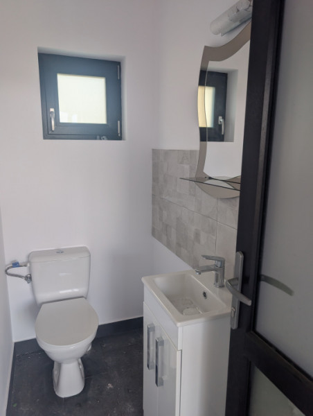 Casa premium! Hemeiusi 3 dormitoare,3 bai , terasa beci