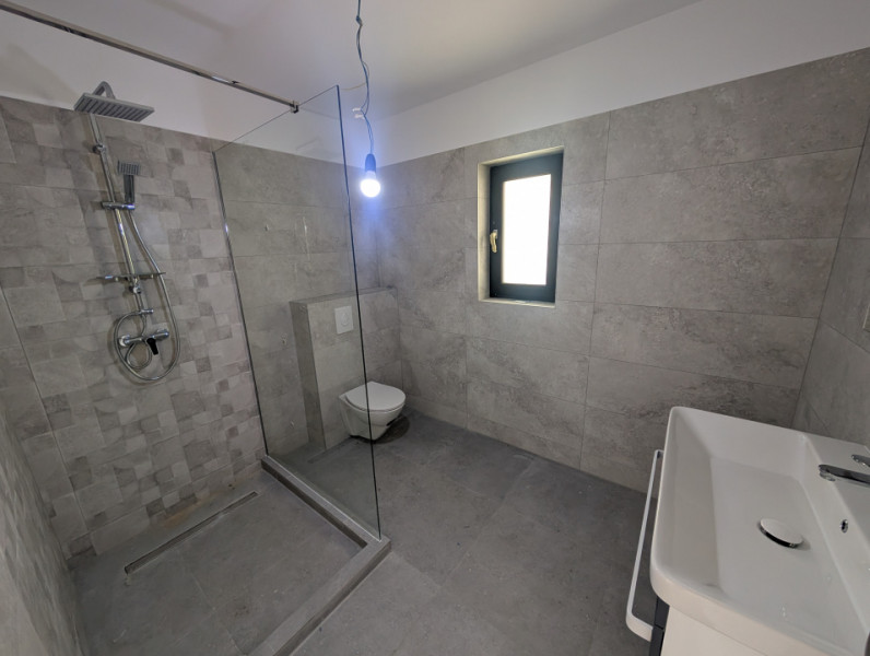 Casa premium! Hemeiusi 3 dormitoare,3 bai , terasa beci