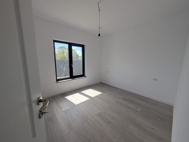 Casa premium! Hemeiusi 3 dormitoare,3 bai , terasa beci