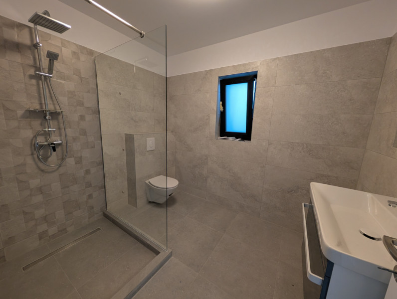 Casa premium! Hemeiusi 3 dormitoare,3 bai , terasa beci