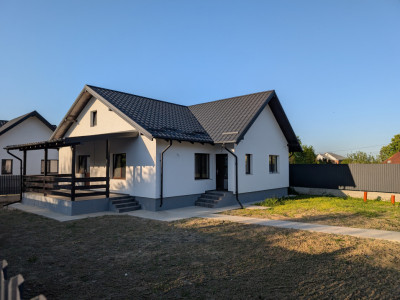 CASA Noua - la Cheie Hemeiusi -  3 dormitoare, teren 600m