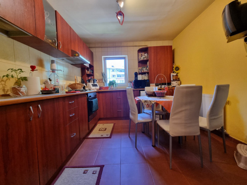 Apartament 2 camere decomandate, etaj 1, Centru