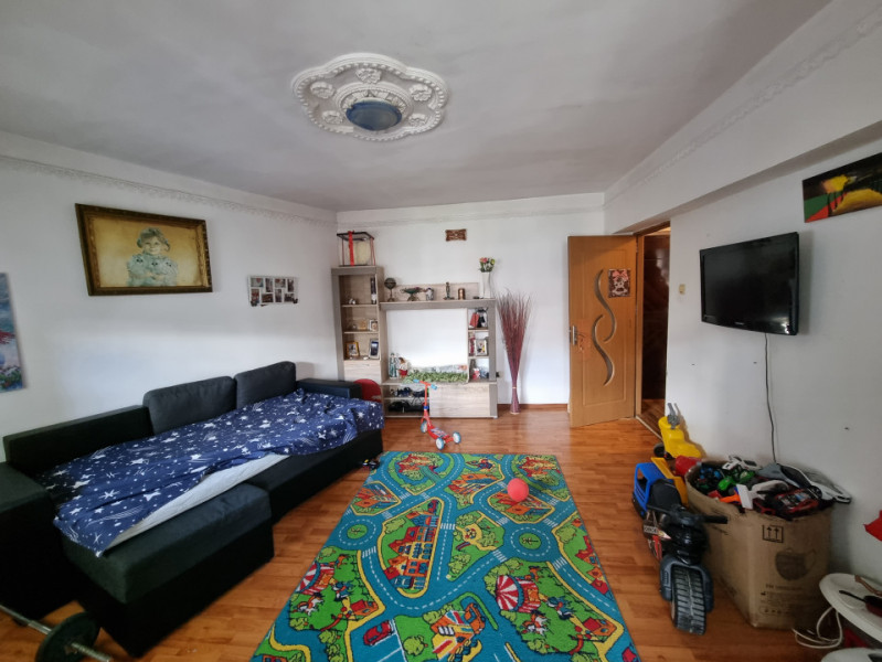 Ștefan cel Mare- 3 camere decomandate, spațios, etaj 2