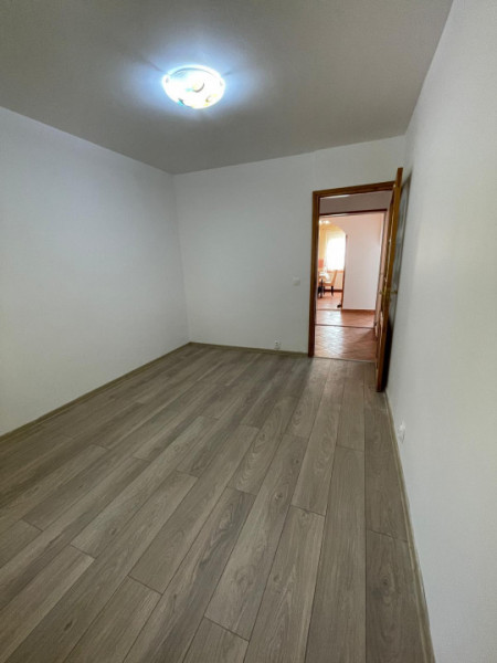 Apartament 3 camere decomandate, Parcul Nord, etaj 3