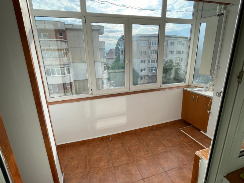 Apartament 3 camere decomandate, Parcul Nord, etaj 3