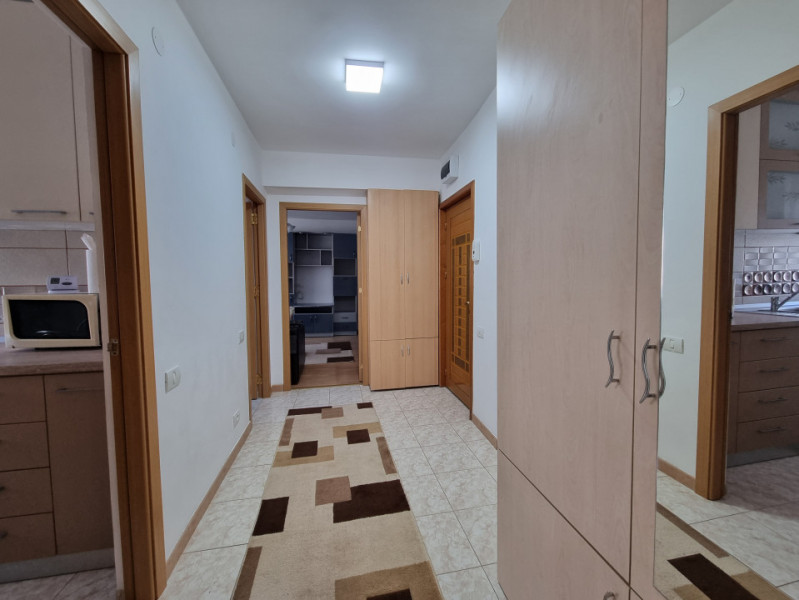 Apartament 2 camere decomandate, ultracentral, etaj 2, la cheie