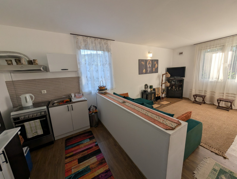 Casa Sărata cu panorama spre Bacau