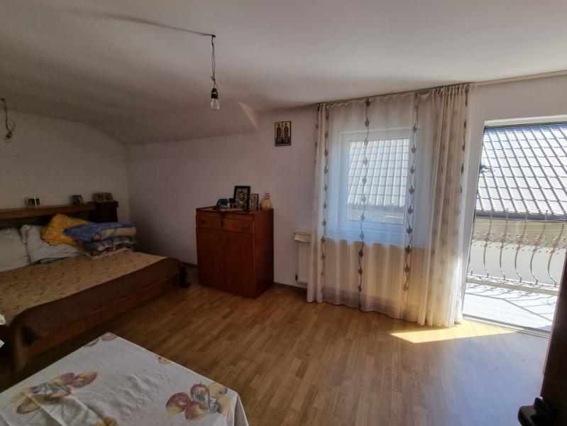 Vilă Șerbănești- 5 camere- 700 mp teren