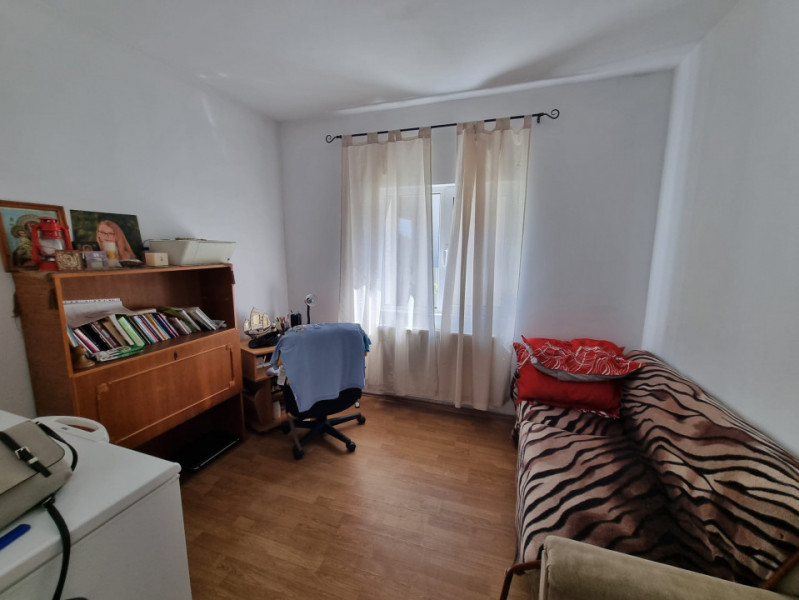 Vilă Șerbănești- 5 camere- 700 mp teren