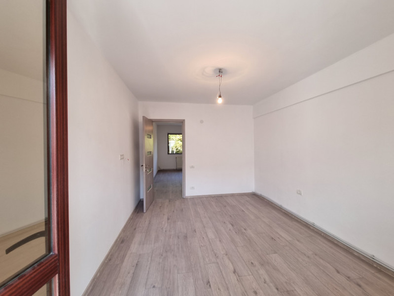 Ultracentral- 2 camere- renovat acum- impecabil 