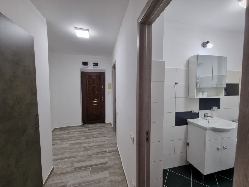 Ultracentral- 2 camere- renovat acum- impecabil 