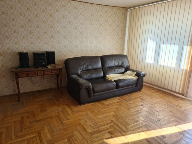 Apartament 3 camere zona Banca Nationala 