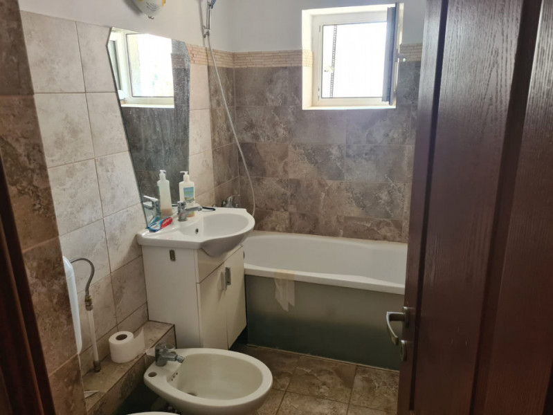 Apartament 3 camere zona Banca Nationala 