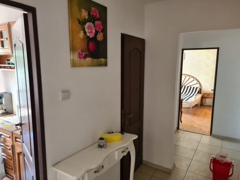 Apartament 3 camere zona Banca Nationala 