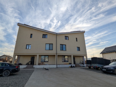 Apartament 4camere elegant, curte, parcare, loc de joacă 