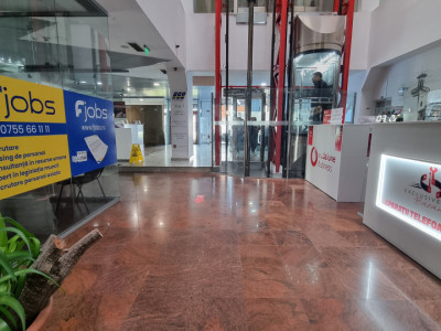 Spatiu parter - Clădirea de birouri 30 Avenue 