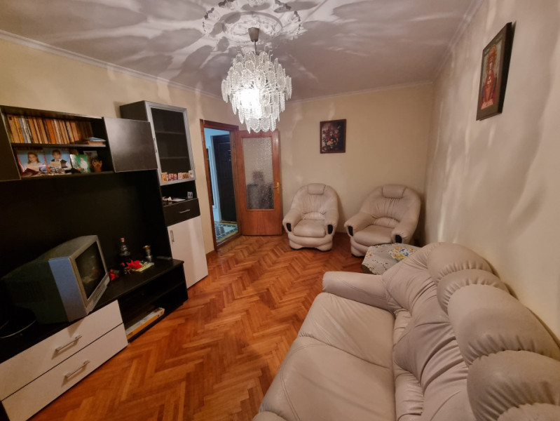 Apartament 3 camere, decomandat, două băi- Adriatica 