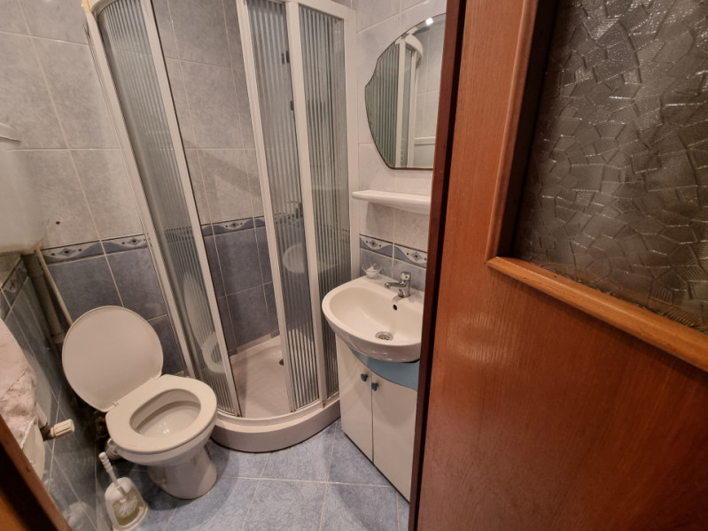 Apartament 3 camere, decomandat, două băi- Adriatica 