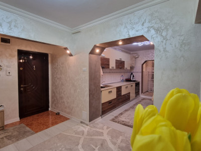 Apartament 3 camere- impecabil! Scoala Mihai Dragan- Mioritei! Etaj 1