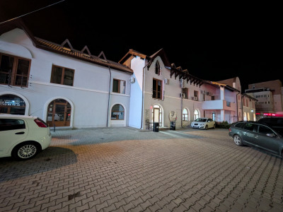 Spatiu langa Arenă Mall, la strada - trafic intens