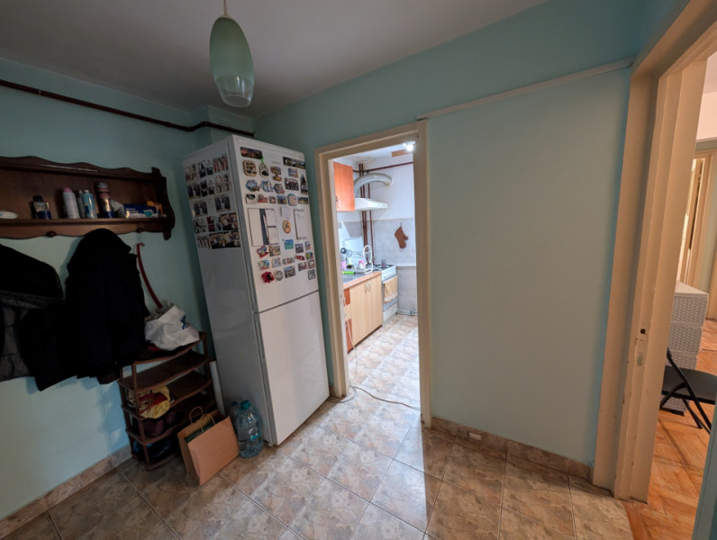 Miron Costin 3 camere semidecomandate - 58mp , etaj 3