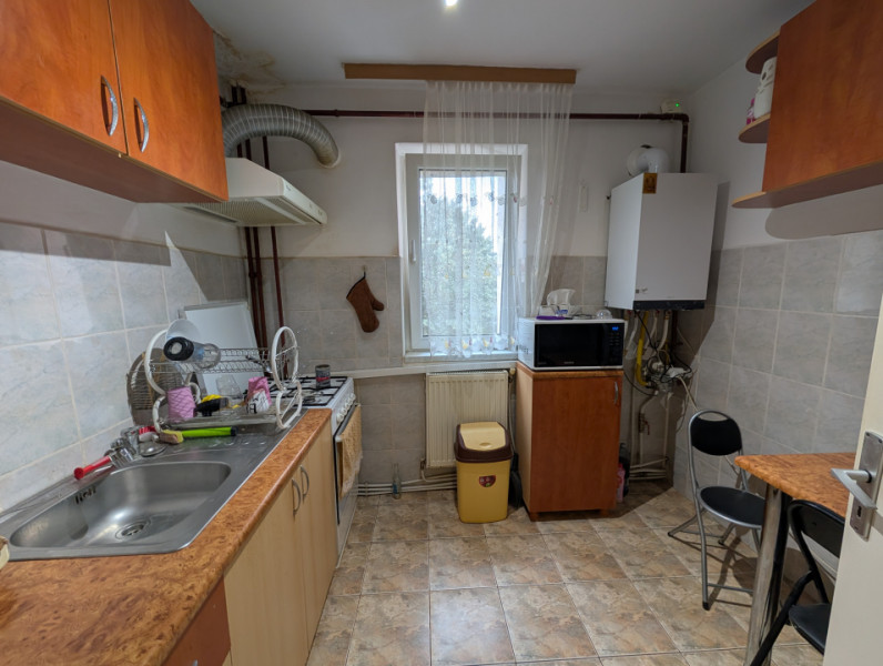 Miron Costin 3 camere semidecomandate - 58mp , etaj 3