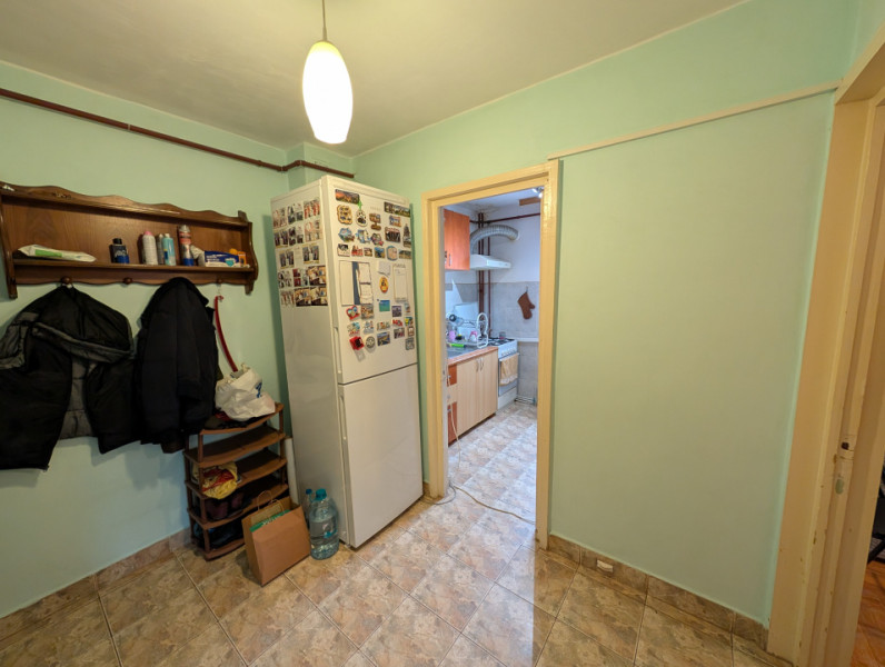 Miron Costin 3 camere semidecomandate - 58mp , etaj 3