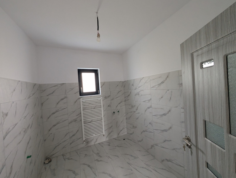 Casa 3 dormitoare- str Rozelor Lilieci # 5 minute de Arena Mall