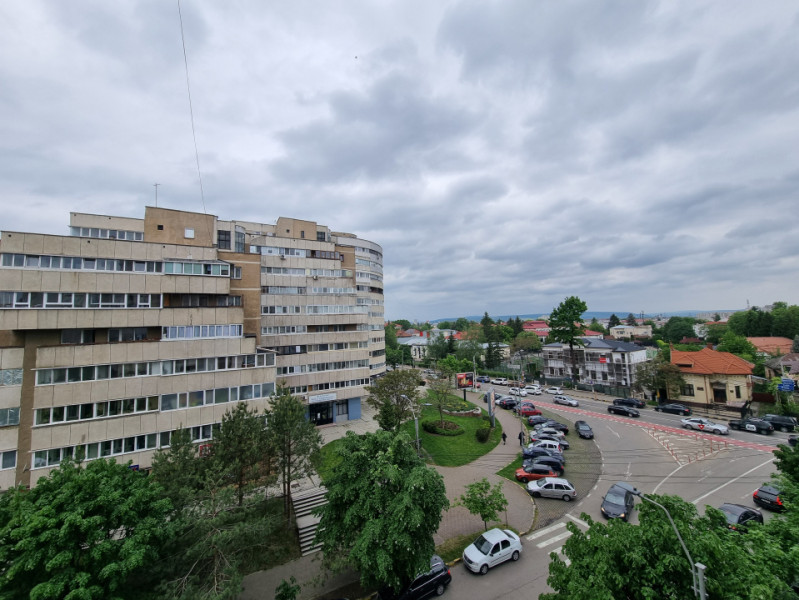 Parcul Trandafirilor- Ultracentral- 2 camere- bloc din 1986