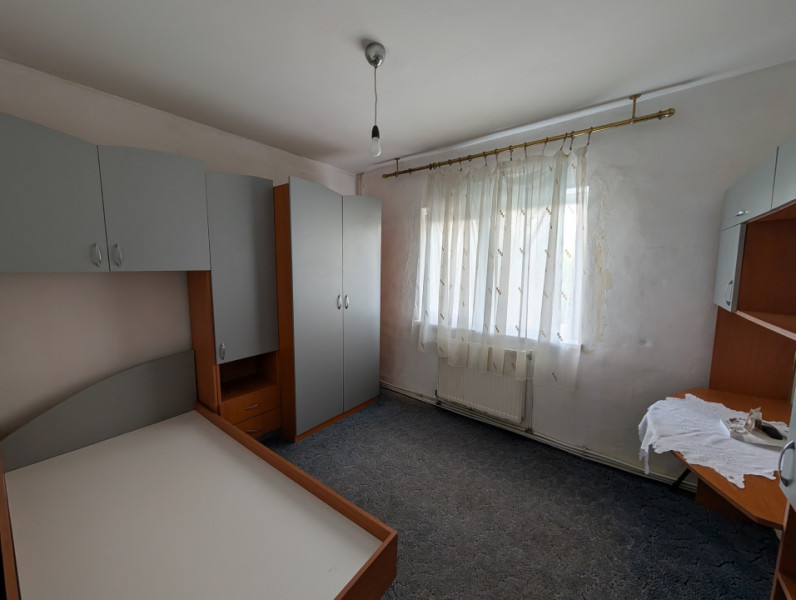 Bucovinei-Lizuca- 3 camere- bloc din 1982