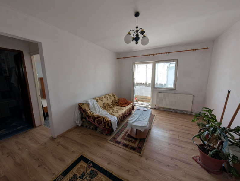 Mioriței - Billa - grădinița Lizuca- 3 camere- bloc din 1982