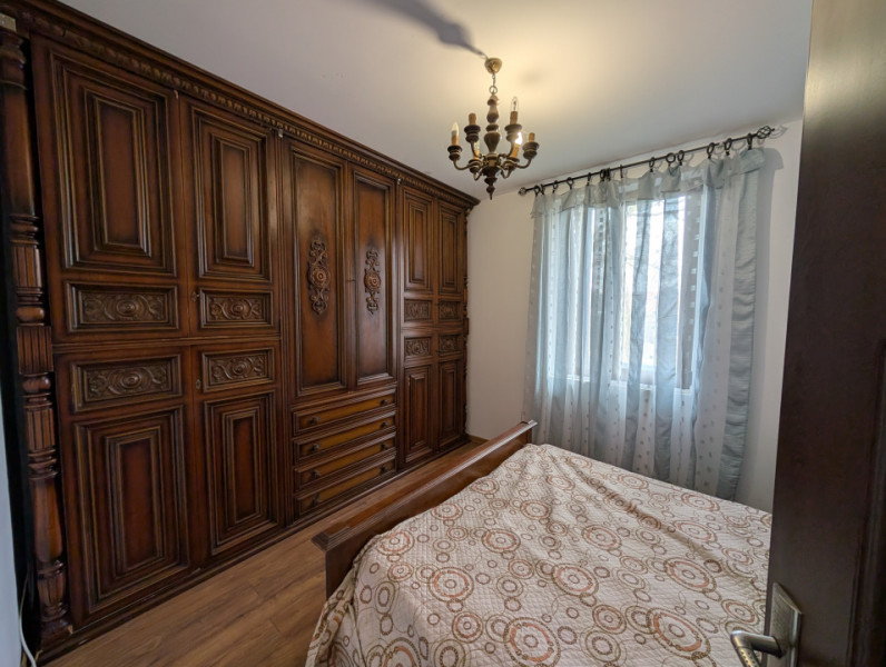 Casa 4 dormitoare, teren 2000m
