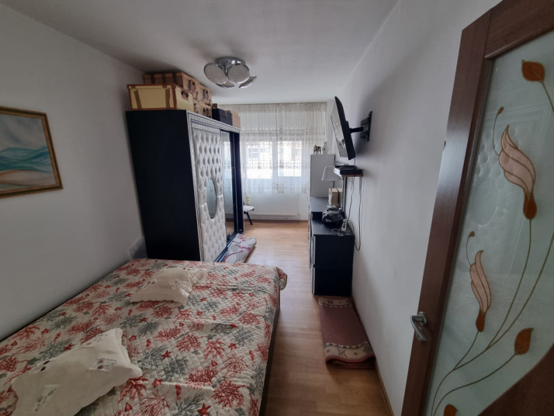 Ultracentral- 3 camere- două băi- mobilat și utilat- etaj 2