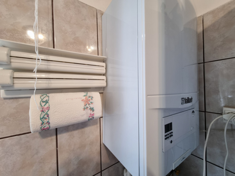 Ultracentral- 3 camere- două băi- mobilat și utilat- etaj 2