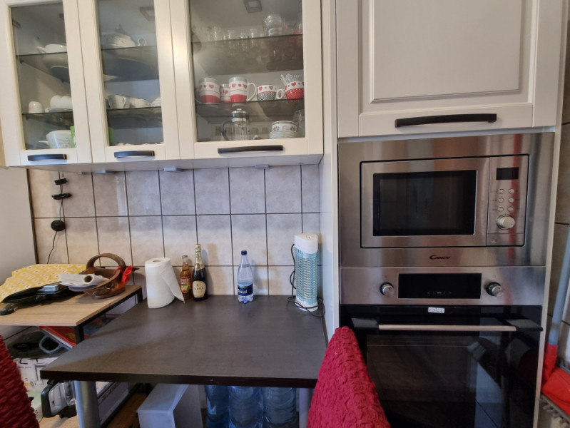 Ultracentral- 3 camere- două băi- mobilat și utilat- etaj 2